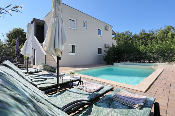 Au&szlig;en, Villa Rocky mit beheizten und Baby-Pools, Zaton, Dalmatien, Kroatien Zaton (Nin)